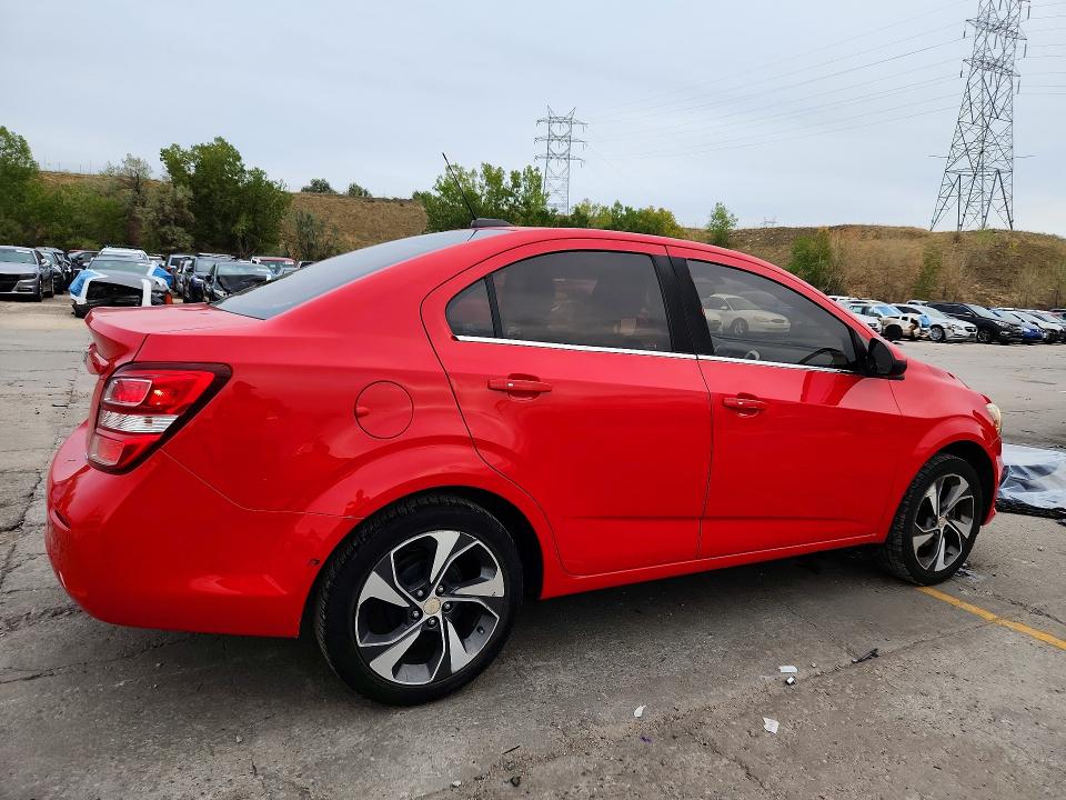 70376566 :رقم المزاد ، 1G1JF5SB3H4117745 vin ، 2017 Chevrolet Sonic مزاد بيع