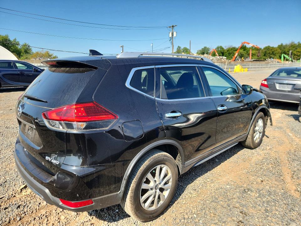 68563416 :رقم المزاد ، KNMAT2MV3HP535811 vin ، 2017 Nissan Rogue مزاد بيع
