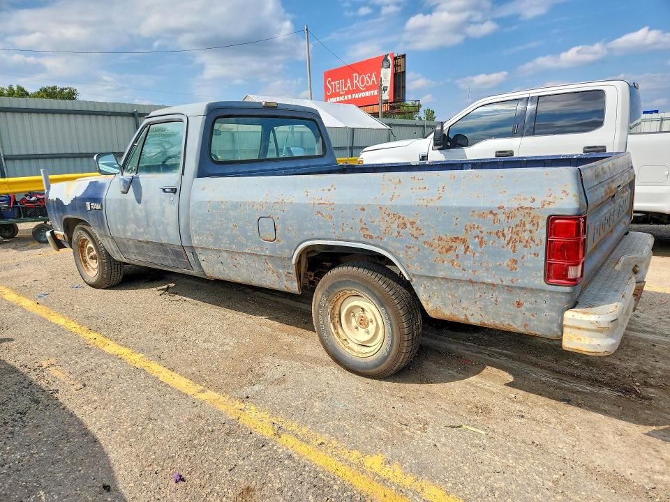 70240286 :رقم المزاد ، 1B7FE06Y0KS062837 vin ، 1989 Dodge D-series مزاد بيع