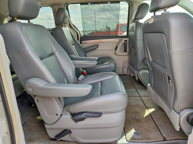 Продаж на аукціоні авто 2010 Volkswagen Routan, vin: 2V4RW3D13AR184535, номер лоту: 71242486