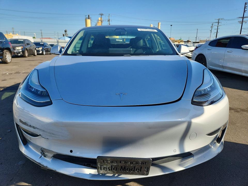 67753486 :رقم المزاد ، 5YJ3E1EB7JF069172 vin ، 2018 Tesla Model 3 مزاد بيع