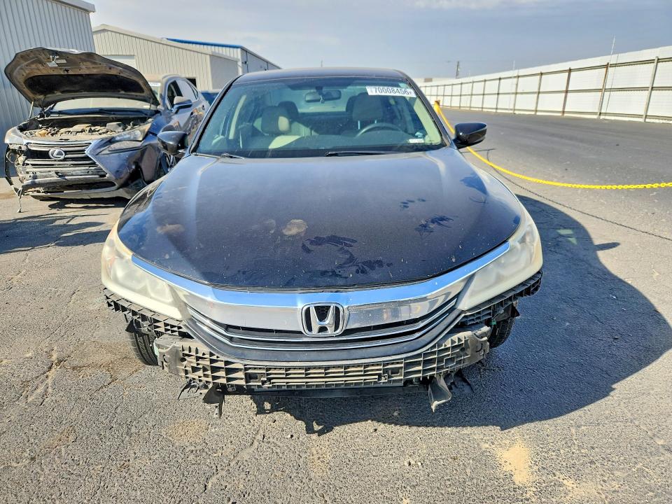 Продажа на аукционе авто 2017 Honda Accord, vin: 1HGCR2F30HA053692, номер лота: 70008456