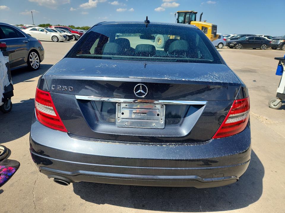 Продаж на аукціоні авто 2013 Mercedes-benz C, vin: WDDGF4HB2DR265973, номер лоту: 69727076