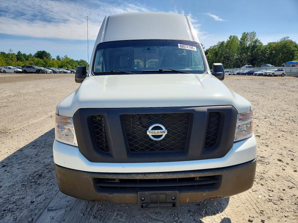 68574196 :رقم المزاد ، 1N6BF0LYXHN809980 vin ، 2017 Nissan Nv مزاد بيع