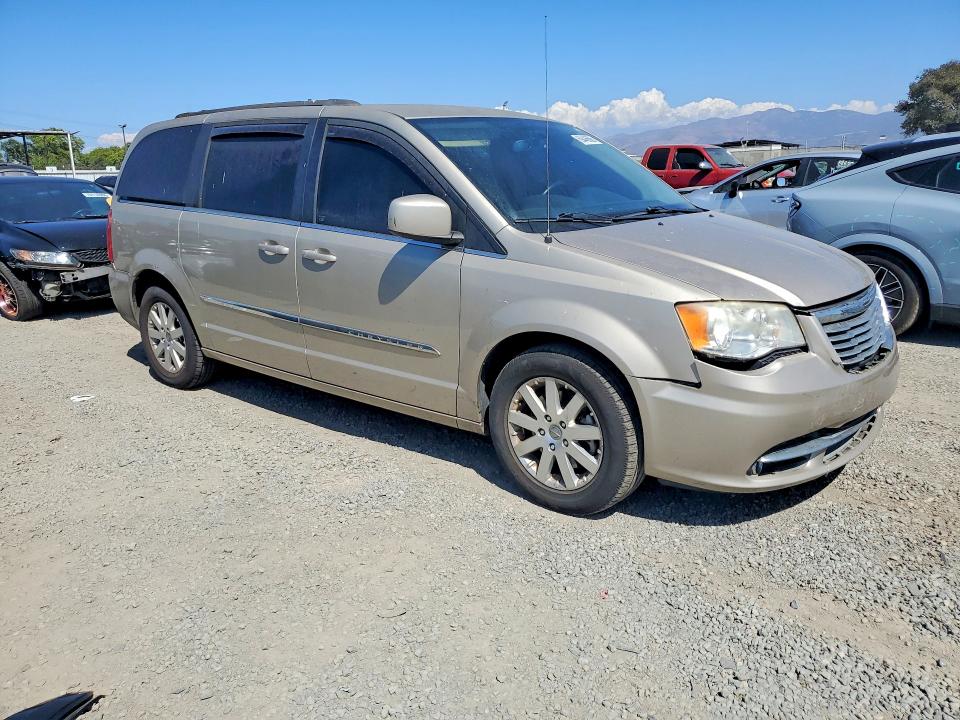 69446686 :رقم المزاد ، 2C4RC1BG0FR560761 vin ، 2015 Chrysler Town & Country مزاد بيع