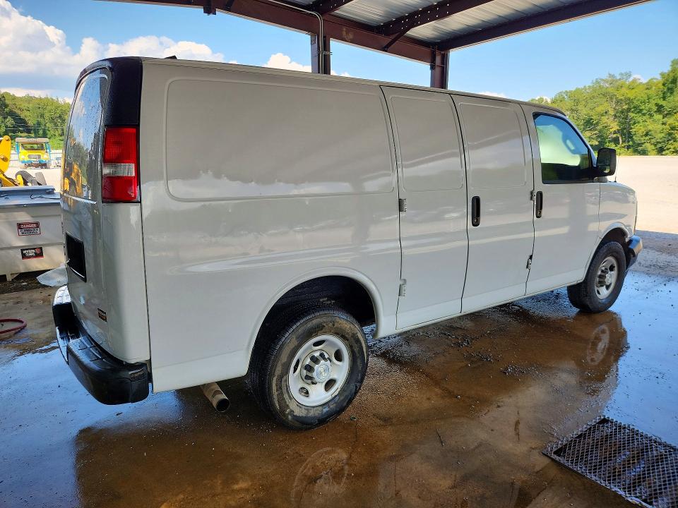 69599756 :رقم المزاد ، 1GCWGAFP0M1163022 vin ، 2021 Chevrolet Express G2500 مزاد بيع
