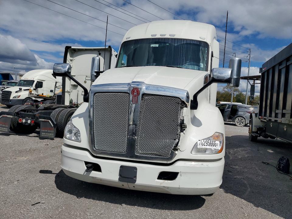 Продажа на аукционе авто 2021 Kenworth Construction, vin: 1XKYDP9X2MJ439415, номер лота: 70295666