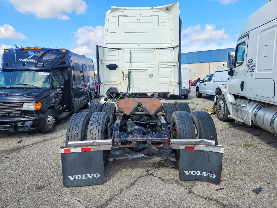 2014 Volvo Vn მანქანა იყიდება აუქციონზე, vin: 4V4NC9EH4EN172465, აუქციონის ნომერი: 68626266