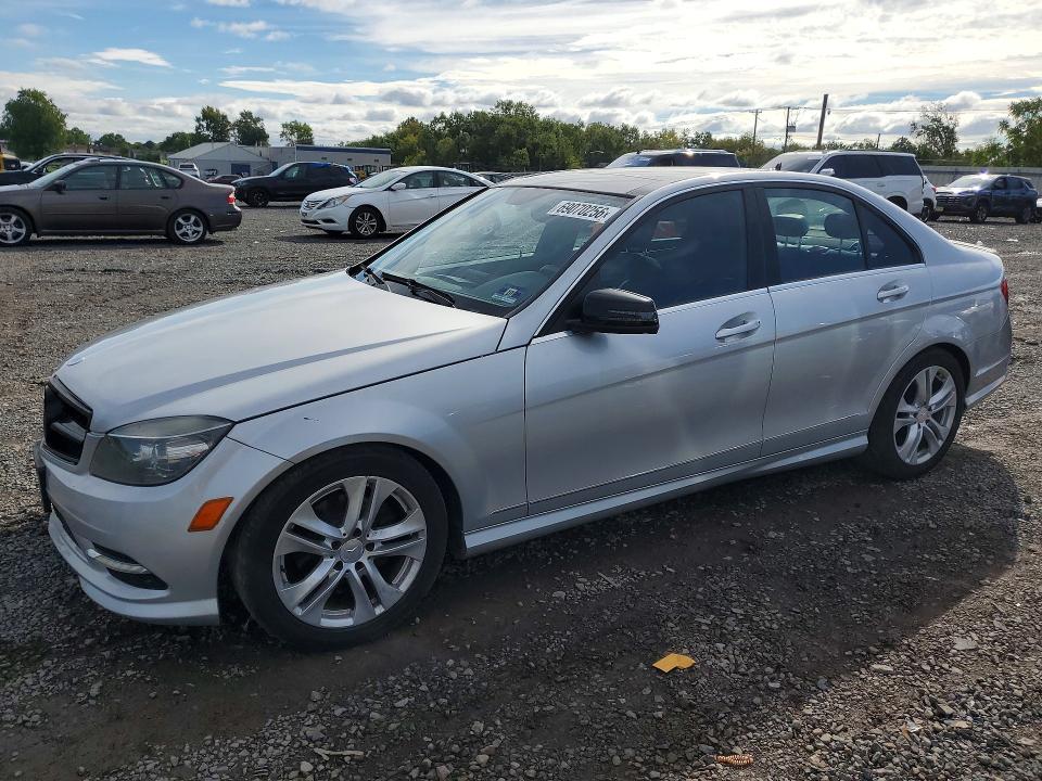 69070256 :رقم المزاد ، WDDGF8BBXBR163379 vin ، 2011 Mercedes-benz C مزاد بيع