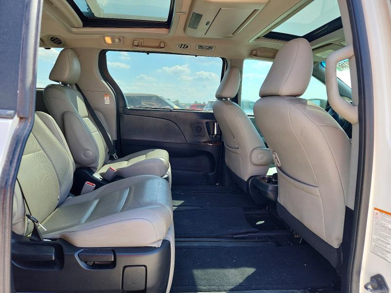 Продажа на аукционе авто 2015 Toyota Sienna, vin: 5TDYK3DC4FS644688, номер лота: 70970166