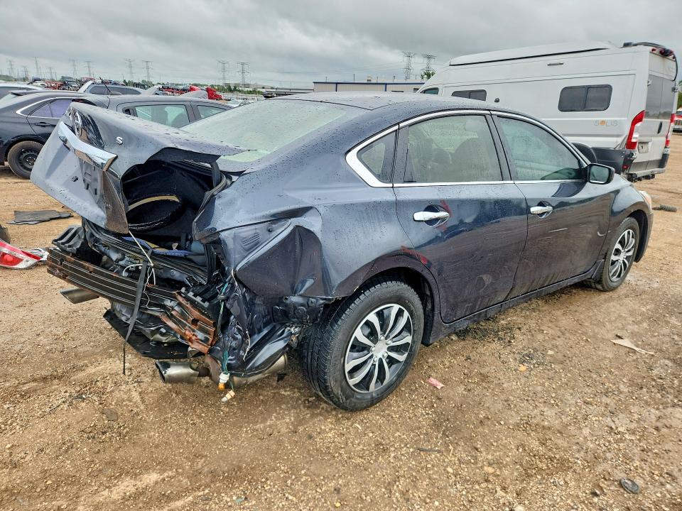 2015 Nissan Altima მანქანა იყიდება აუქციონზე, vin: 1N4AL3AP6FN377717, აუქციონის ნომერი: 68000556