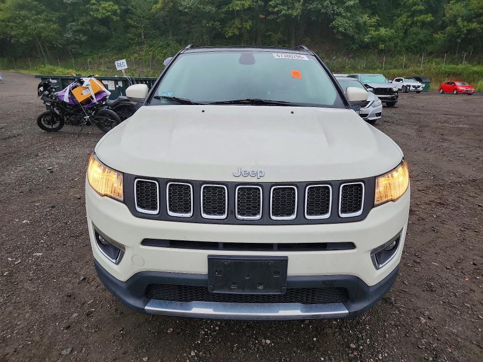 67380296 :رقم المزاد ، 3C4NJDCB9JT470930 vin ، 2018 Jeep Compass مزاد بيع
