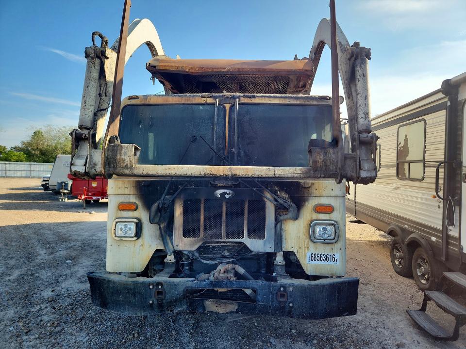 Продаж на аукціоні авто 2020 Peterbilt 520, vin: 3BPDL70X5LF105931, номер лоту: 68563616