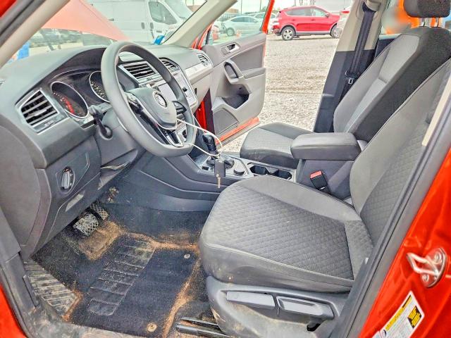 Продаж на аукціоні авто 2018 Volkswagen Tiguan, vin: 3VV0B7AX5JM132122, номер лоту: 69881476