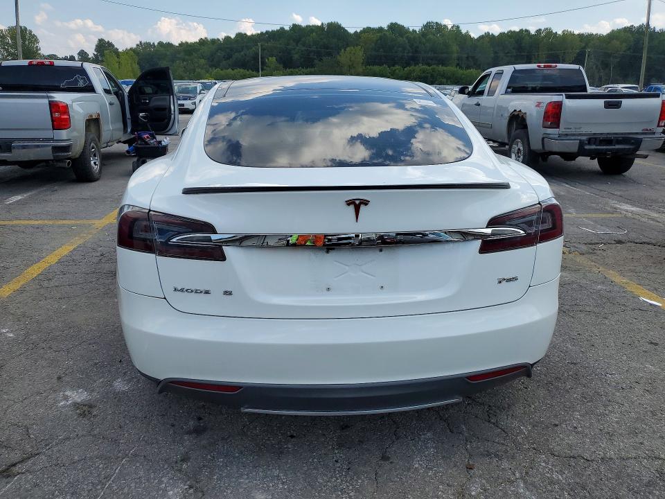 67532736 :رقم المزاد ، 5YJSA1DP0DFP06976 vin ، 2013 Tesla Model S مزاد بيع