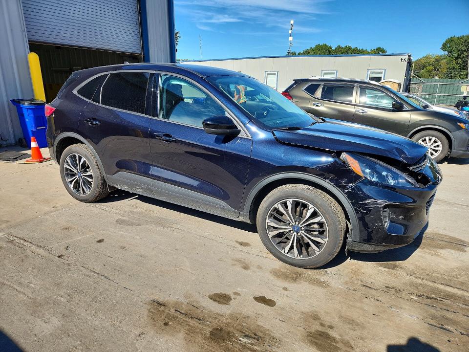 2021 Ford Escape მანქანა იყიდება აუქციონზე, vin: 1FMCU9G63MUB14987, აუქციონის ნომერი: 69141076