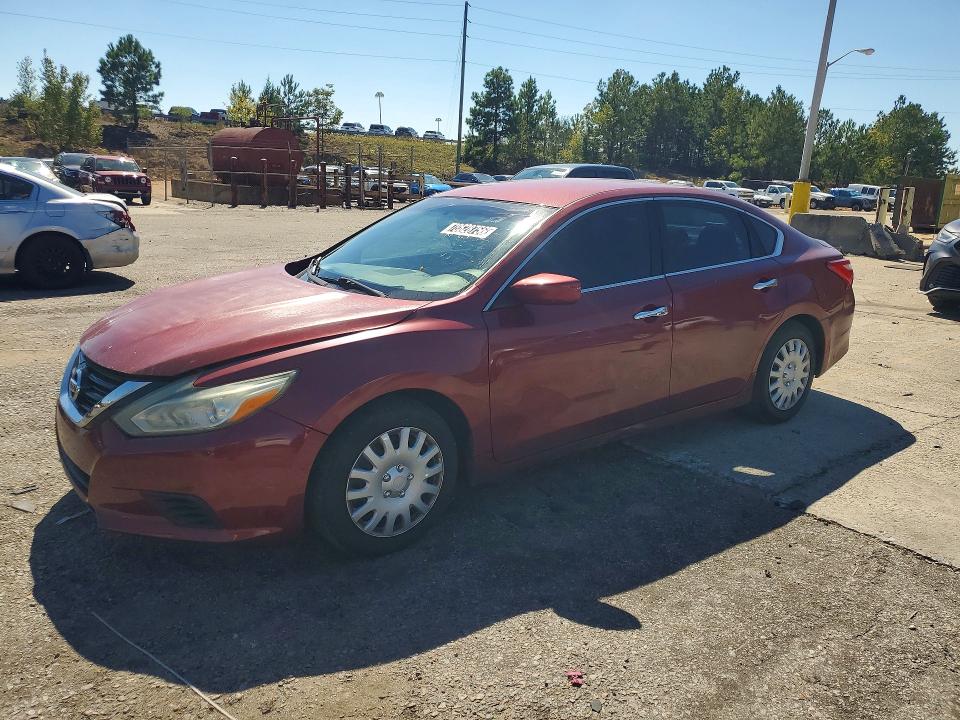 2017 Nissan Altima მანქანა იყიდება აუქციონზე, vin: 1N4AL3AP1HN314401, აუქციონის ნომერი: 70828756