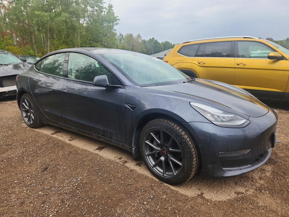67933876 :رقم المزاد ، 5YJ3E1EB3NF274784 vin ، 2022 Tesla Model 3 مزاد بيع