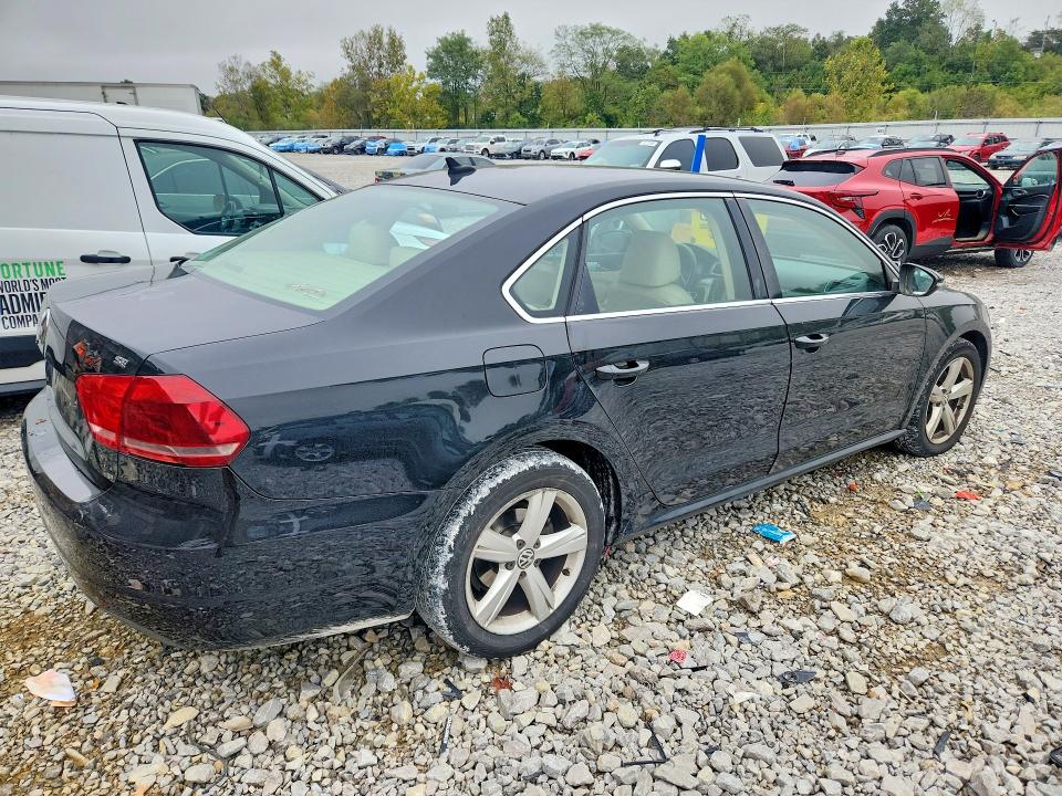 70264336 :رقم المزاد ، 1VWBP7A31CC037628 vin ، 2012 Volkswagen Passat مزاد بيع