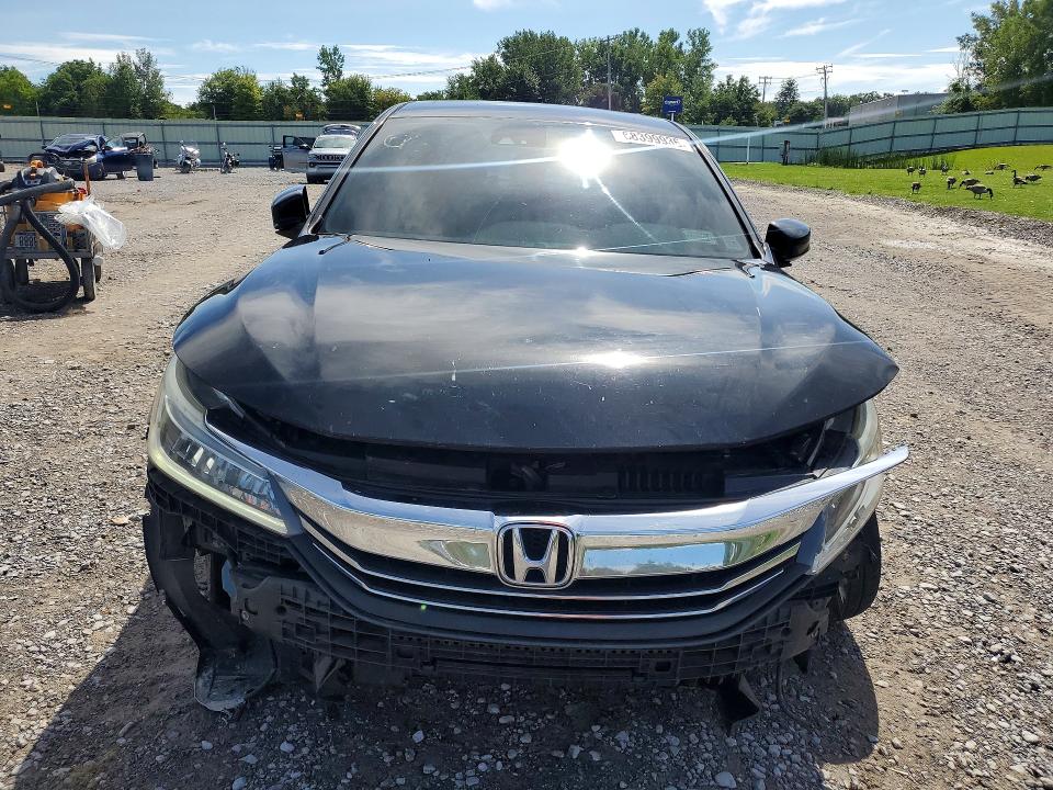 Auction sale of the 2017 Honda Accord, vin: 1HGCR3F90HA021173, lot number: 68399936