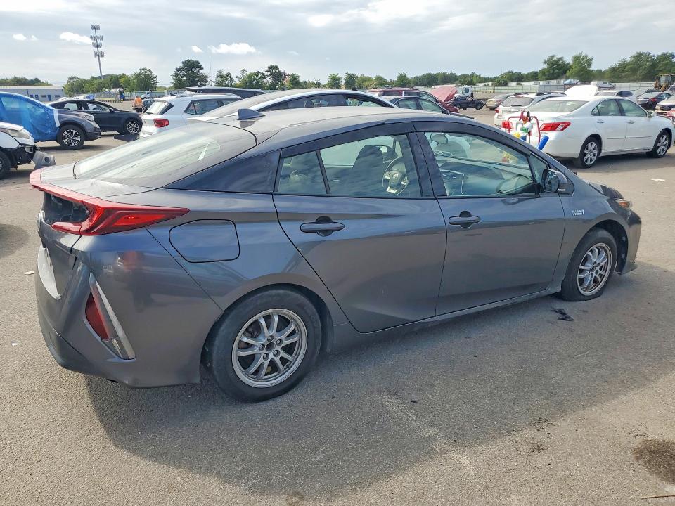 68743216 :رقم المزاد ، JTDKARFP4H3064504 vin ، 2017 Toyota Prius Prime مزاد بيع