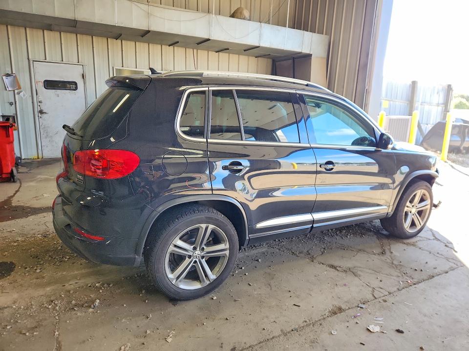 Продаж на аукціоні авто 2017 Volkswagen Tiguan, vin: WVGUV7AX4HK015796, номер лоту: 70539666