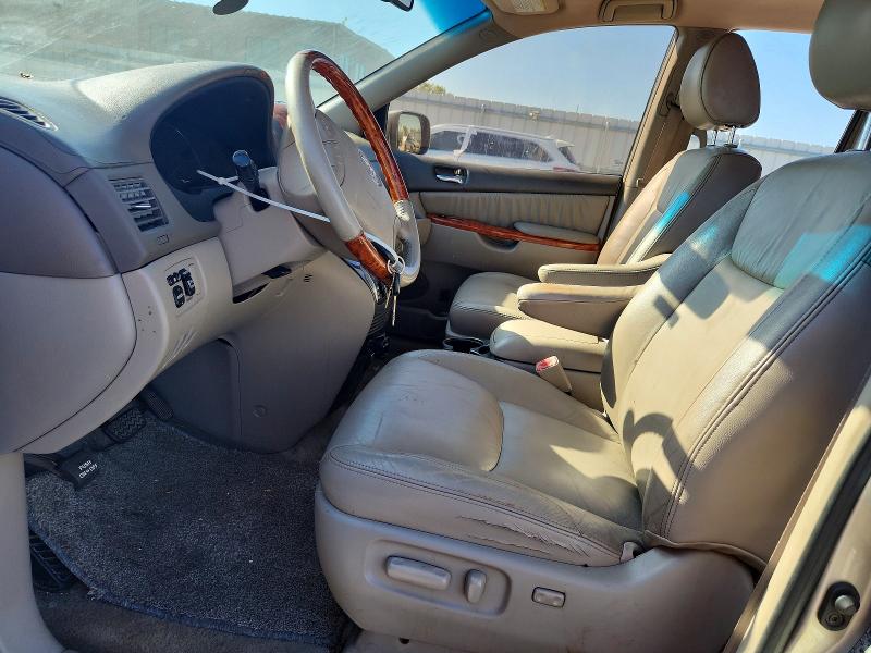67725526 :رقم المزاد ، 5TDBK22C09S023858 vin ، 2009 Toyota Sienna مزاد بيع