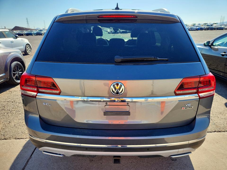 65869686 :رقم المزاد ، 1V2NR2CA6JC576234 vin ، 2018 Volkswagen Atlas مزاد بيع