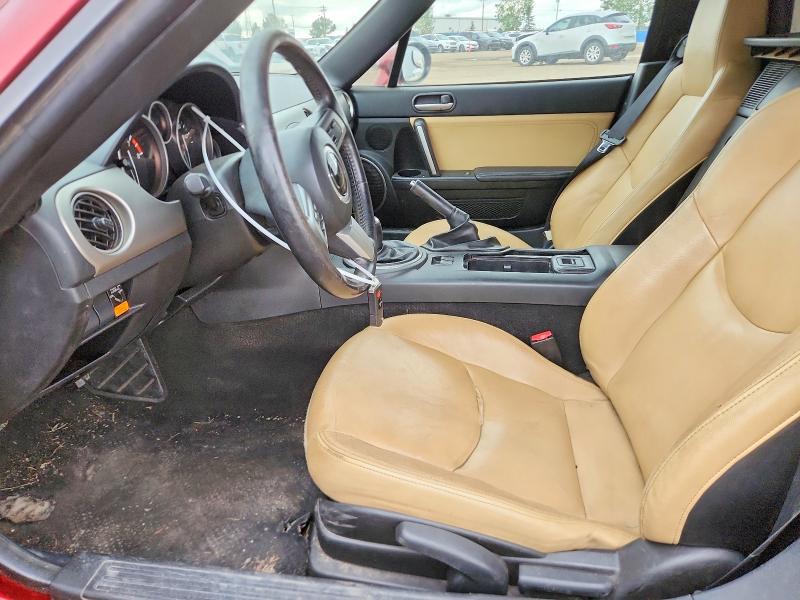 68242176 :رقم المزاد ، JM1NC2PF2B0215109 vin ، 2011 Mazda Mx-5 Miata مزاد بيع