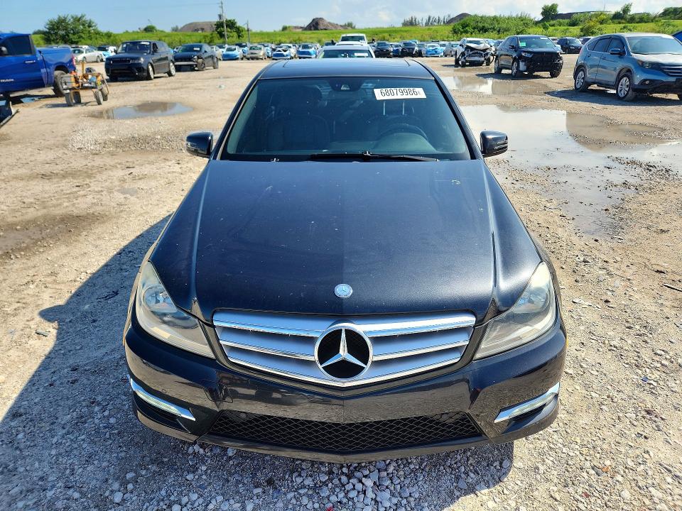 2013 Mercedes-benz C მანქანა იყიდება აუქციონზე, vin: WDDGF4HB3DR248499        , აუქციონის ნომერი: 68079986