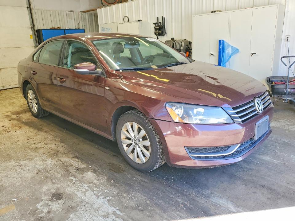 70023206 :رقم المزاد ، 1VWAT7A31EC077394 vin ، 2014 Volkswagen Passat مزاد بيع