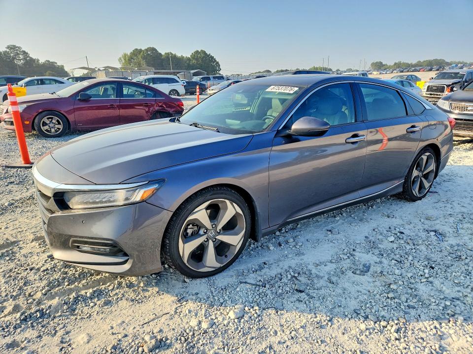67537076 :رقم المزاد ، 1HGCV2F98JA027637 vin ، 2018 Honda Accord مزاد بيع