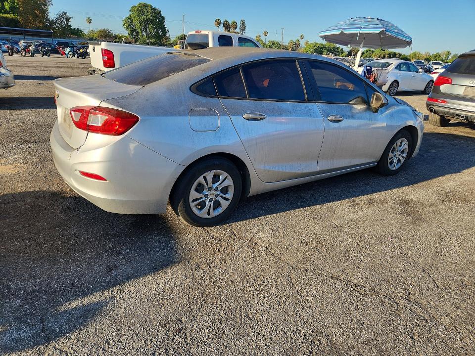 66769766 :رقم المزاد ، 1G1BC5SM1K7126013 vin ، 2019 Chevrolet Cruze مزاد بيع