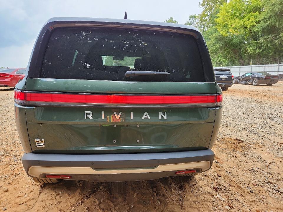 68608076 :رقم المزاد ، 7PDSGABL0PN000121 vin ، 2023 Rivian R1s مزاد بيع