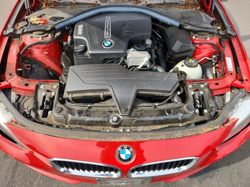70533396 :رقم المزاد ، WBA3B1G53FNT05094 vin ، 2015 Bmw 320 مزاد بيع