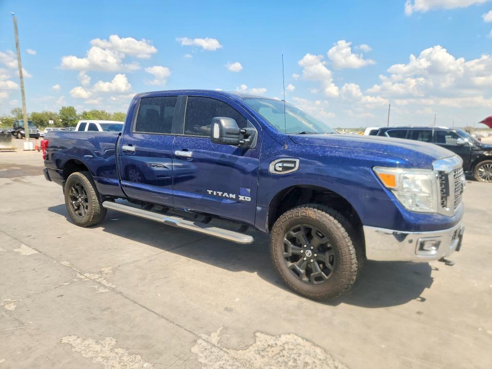 67452376 :رقم المزاد ، 1N6BA1F27HN559898 vin ، 2017 Nissan Titan Xd مزاد بيع