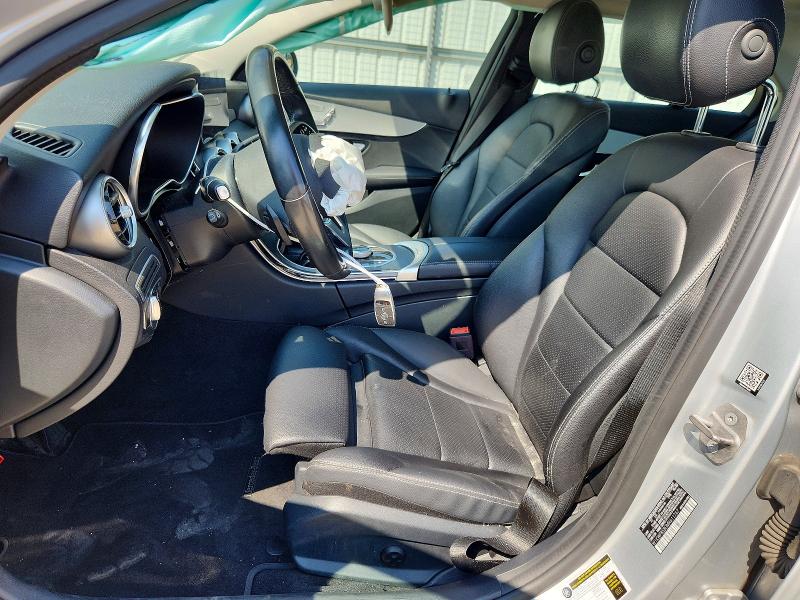 67528726 :رقم المزاد ، W1KWF8EB0MR611767 vin ، 2021 Mercedes-benz C مزاد بيع