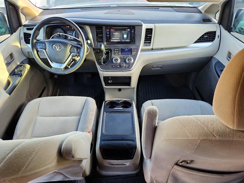 2017 Toyota Sienna მანქანა იყიდება აუქციონზე, vin: 5TDKZ3DCXHS816680, აუქციონის ნომერი: 70889946
