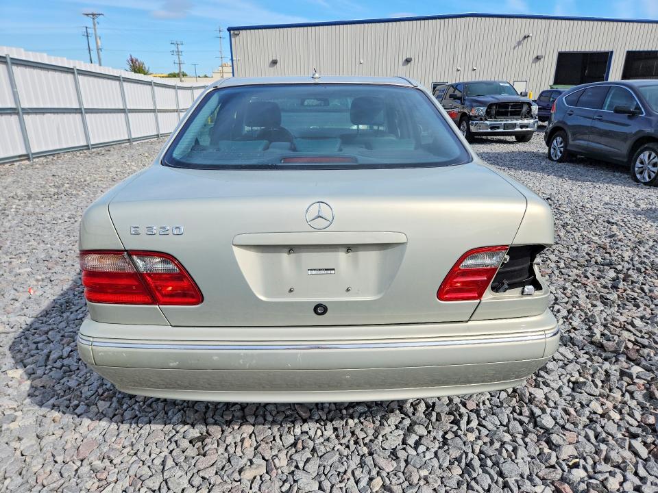 70443366 :رقم المزاد ، WDBJF65J3YB114676 vin ، 2000 Mercedes-benz E مزاد بيع