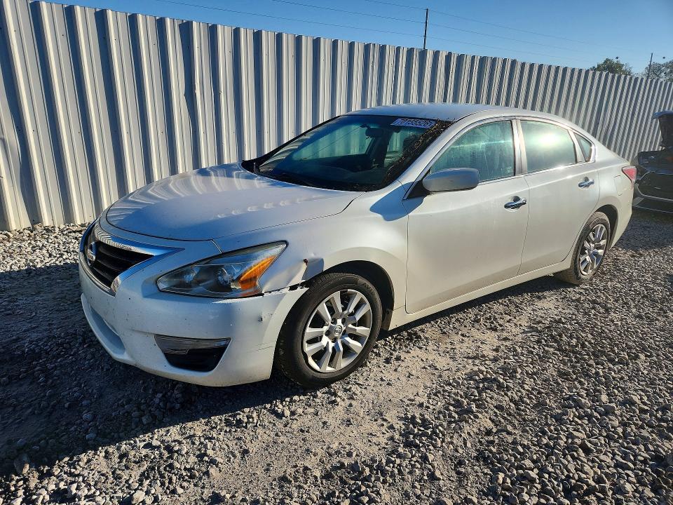 Продажа на аукционе авто 2015 Nissan Altima, vin: 1N4AL3AP5FC105686, номер лота: 70135526