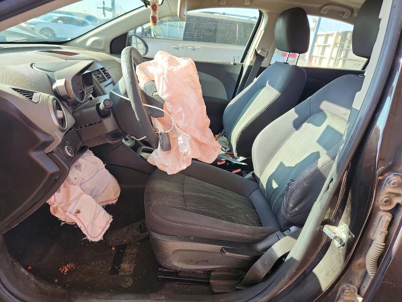 68293426 :رقم المزاد ، 1G1JC5SH9F4136052 vin ، 2015 Chevrolet Sonic مزاد بيع