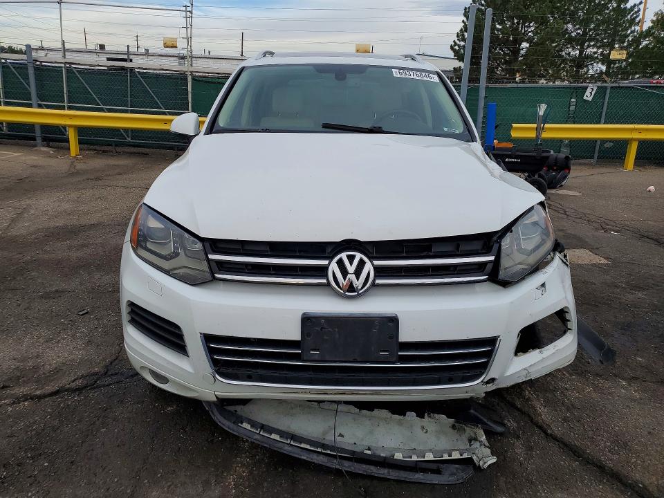 69376846 :رقم المزاد ، WVGEF9BP0DD007608 vin ، 2013 Volkswagen Touareg مزاد بيع