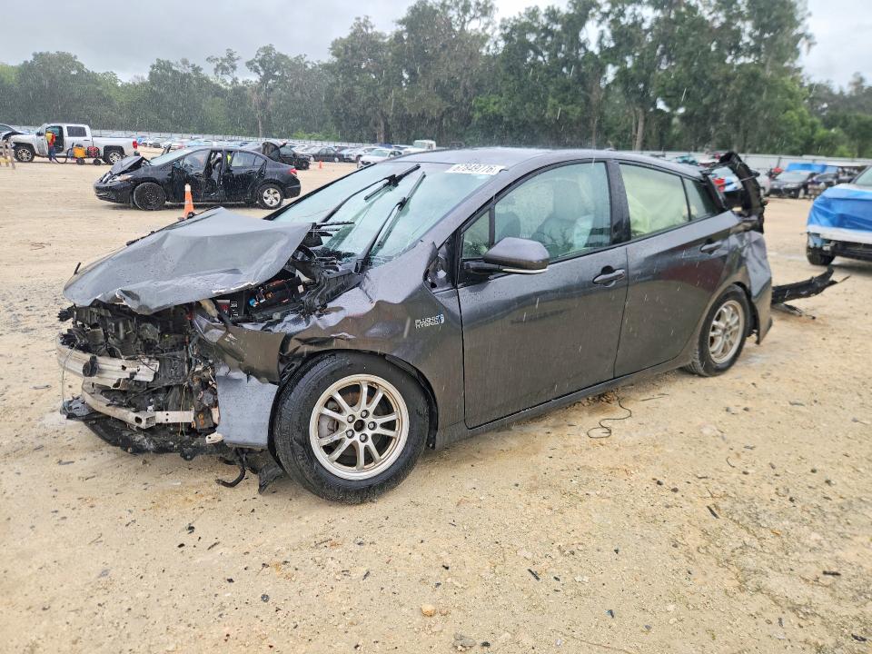 67849776 :رقم المزاد ، JTDKARFP6H3036915 vin ، 2017 Toyota Prius Prime مزاد بيع