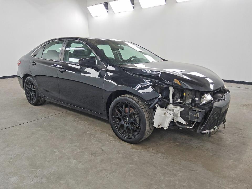 67490376 :رقم المزاد ، 4T1BF1FK0HU364120 vin ، 2017 Toyota Camry مزاد بيع