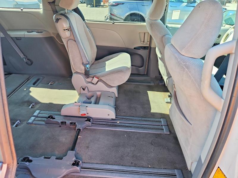 2013 Toyota Sienna მანქანა იყიდება აუქციონზე, vin: 5TDKK3DCXDS346584, აუქციონის ნომერი: 67939806