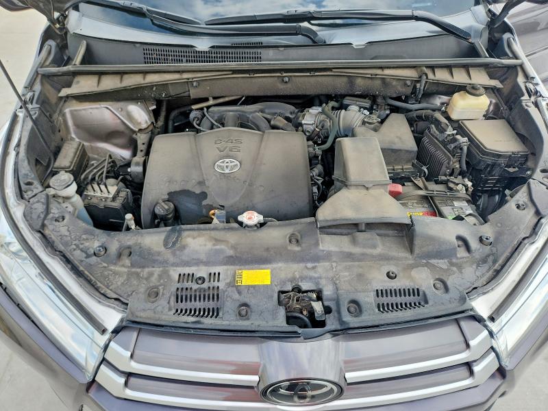 2018 Toyota Highlander მანქანა იყიდება აუქციონზე, vin: 5TDJZRFH2JS528200, აუქციონის ნომერი: 70524006