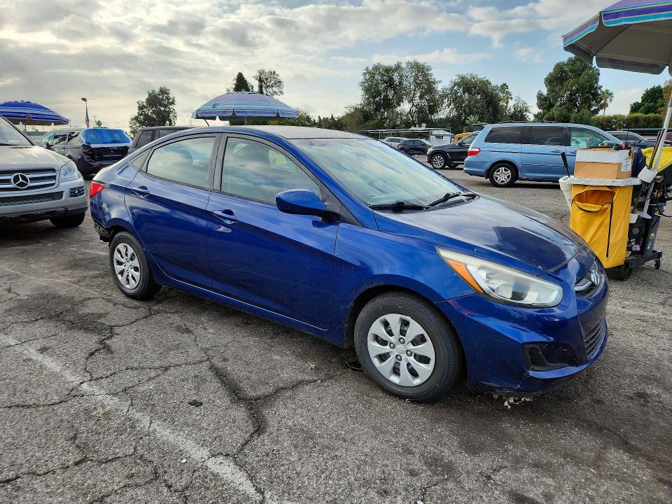 2015 Hyundai Accent მანქანა იყიდება აუქციონზე, vin: KMHCT4AE7FU833362, აუქციონის ნომერი: 69199106