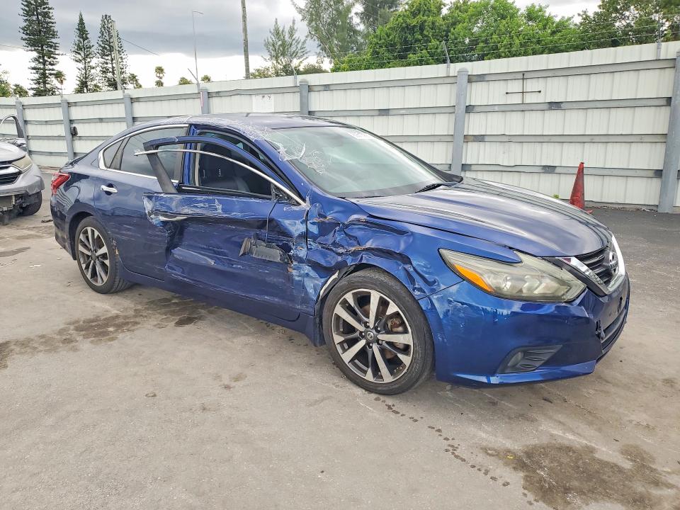 Продаж на аукціоні авто 2017 Nissan Altima, vin: 1N4AL3AP5HC492002, номер лоту: 69813996