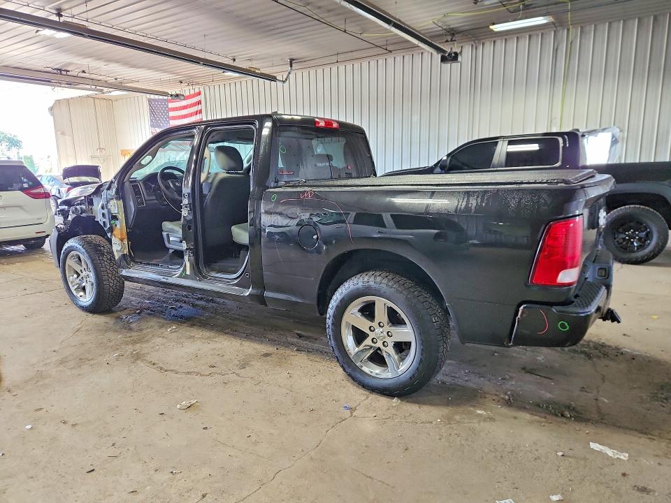 70482386 :رقم المزاد ، 1C6RR7FG7HS631555 vin ، 2017 Ram 1500 مزاد بيع
