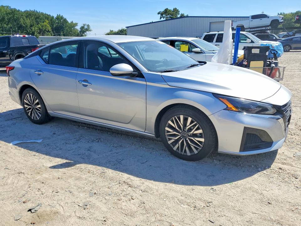 68159896 :رقم المزاد ، 1N4BL4DV8PN323132 vin ، 2023 Nissan Altima مزاد بيع